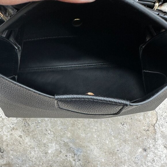 Crossi New York Black Shoulder Bag With Scarf & Removal Strap Inner Pocket NWT - Picture 5 of 9